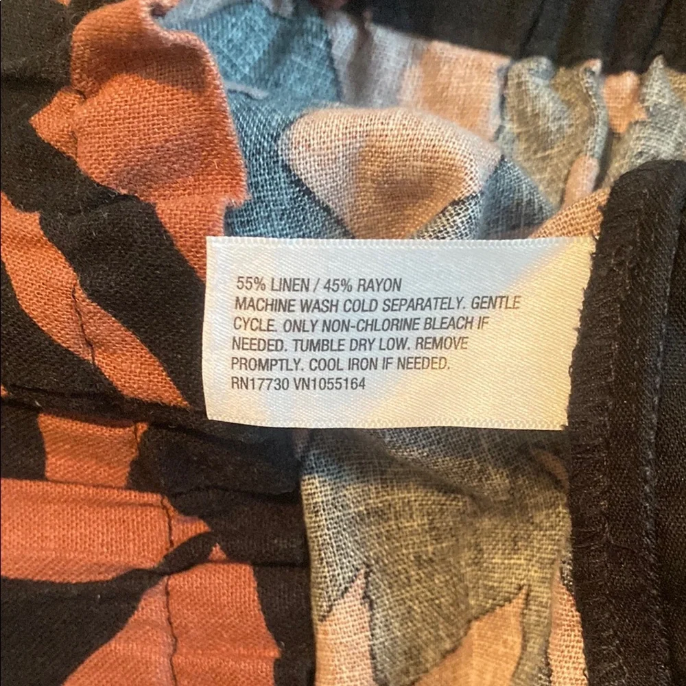 A New Day - Women’s High Waist Black and Burnt Orange Linen Blend Shorts - Picture 6 of 6